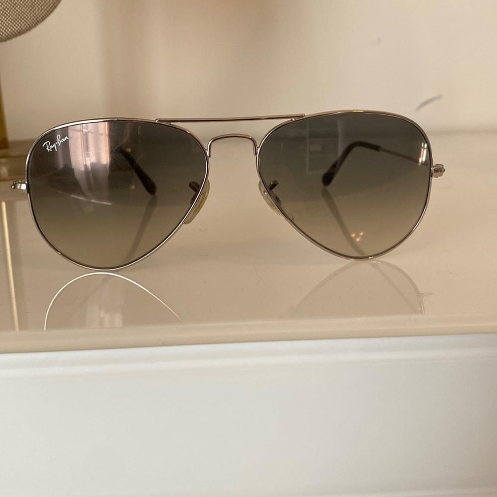 Silver ray bans with case and cleaning cloth